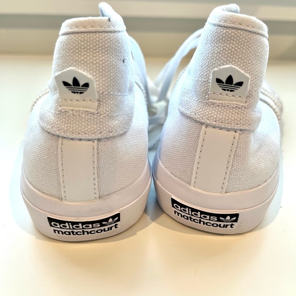 Adidas white shoes 5.5 - Picture 3 of 4